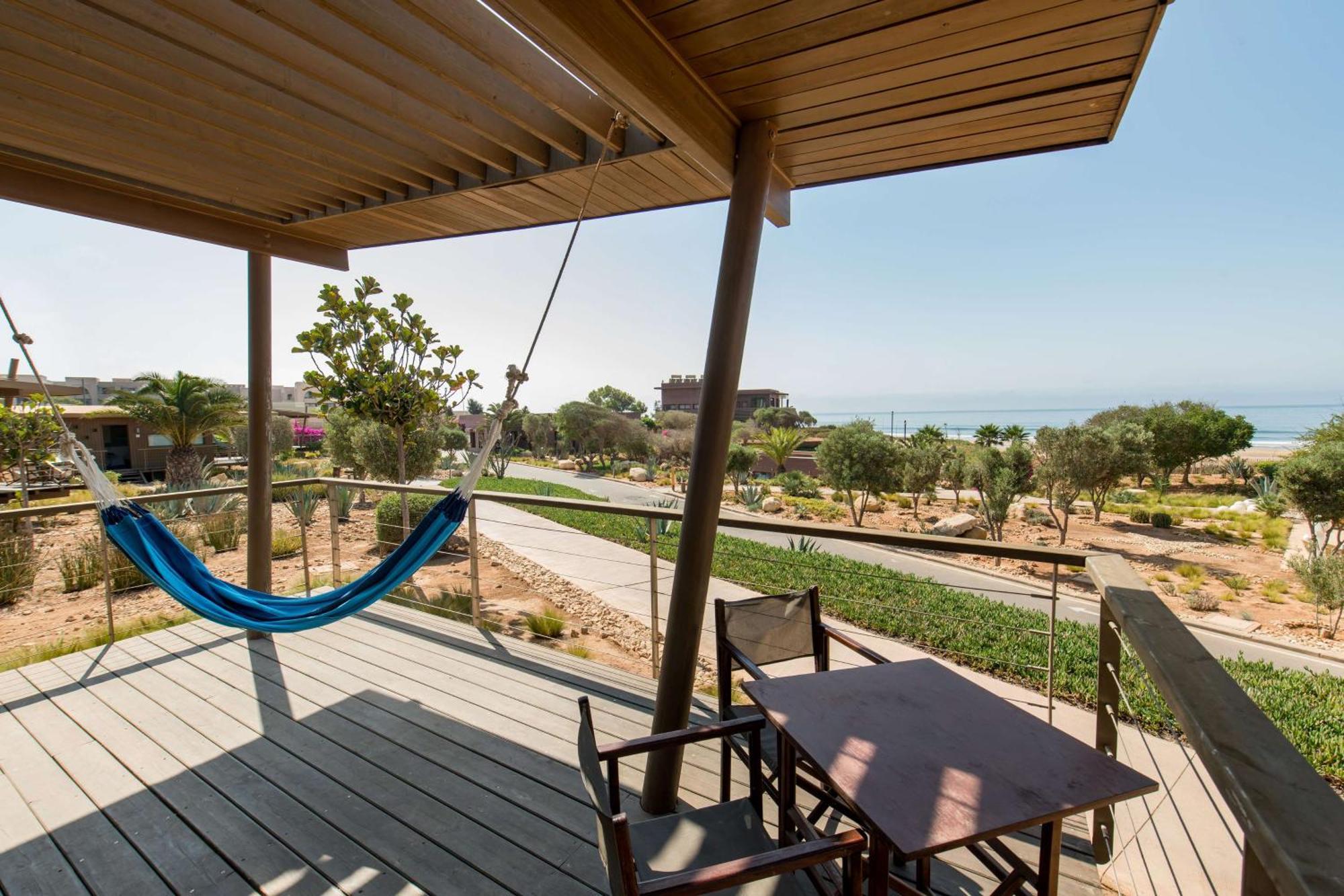 Radisson Blu Bay Surf Village 5*