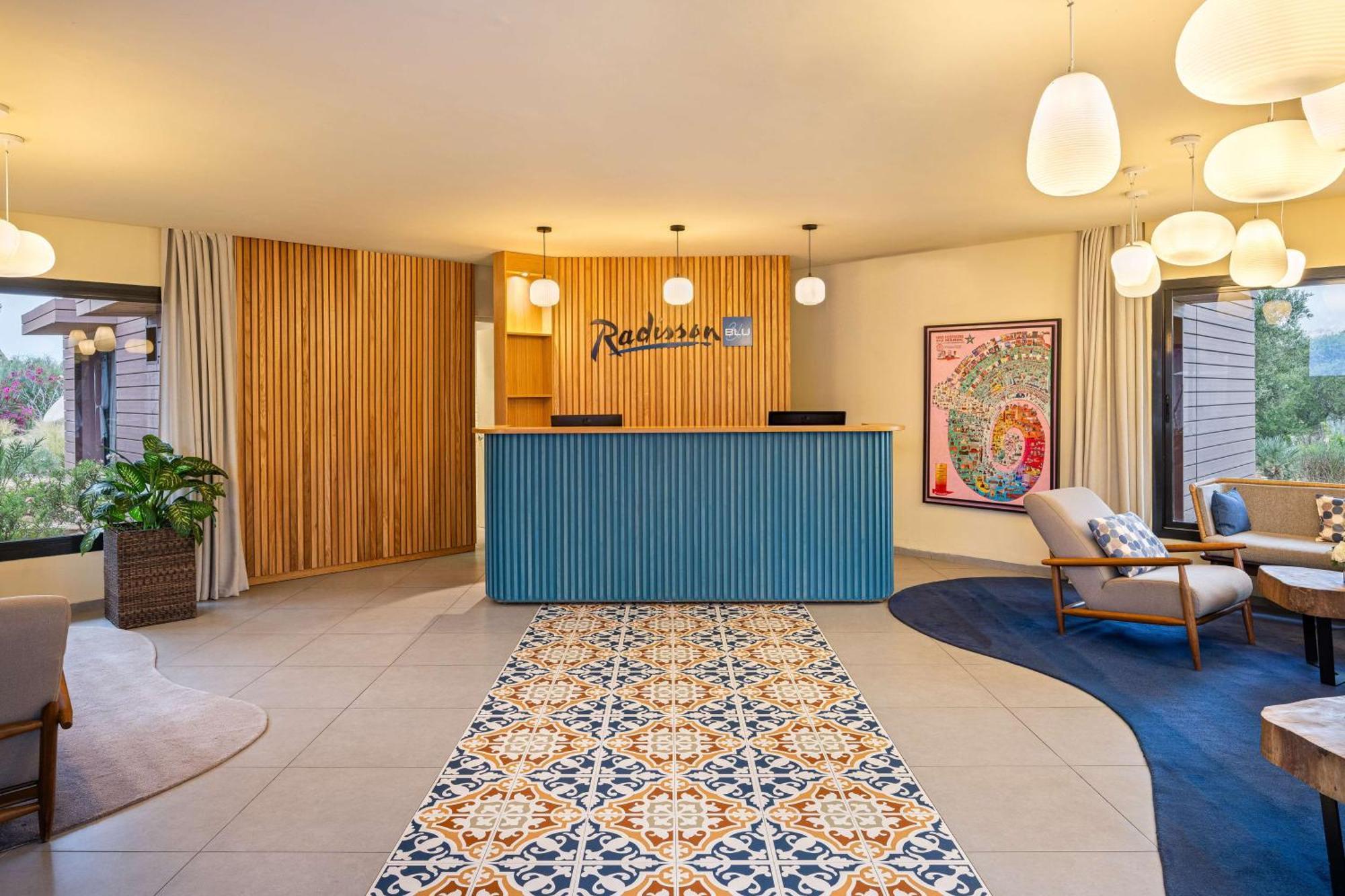 Hotel Radisson Blu Bay Surf Village