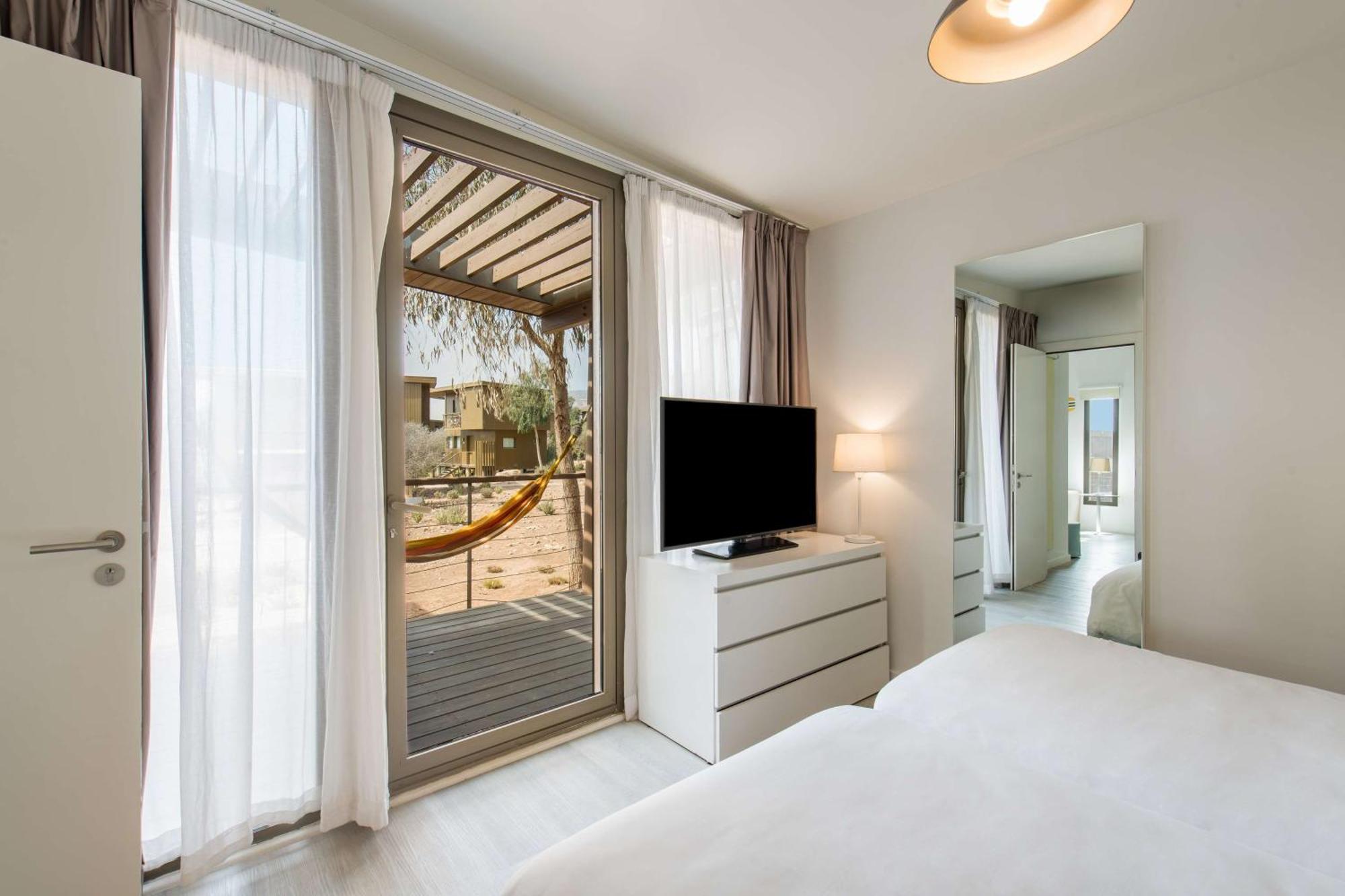 Hotel Radisson Blu Bay Surf Village 5*
