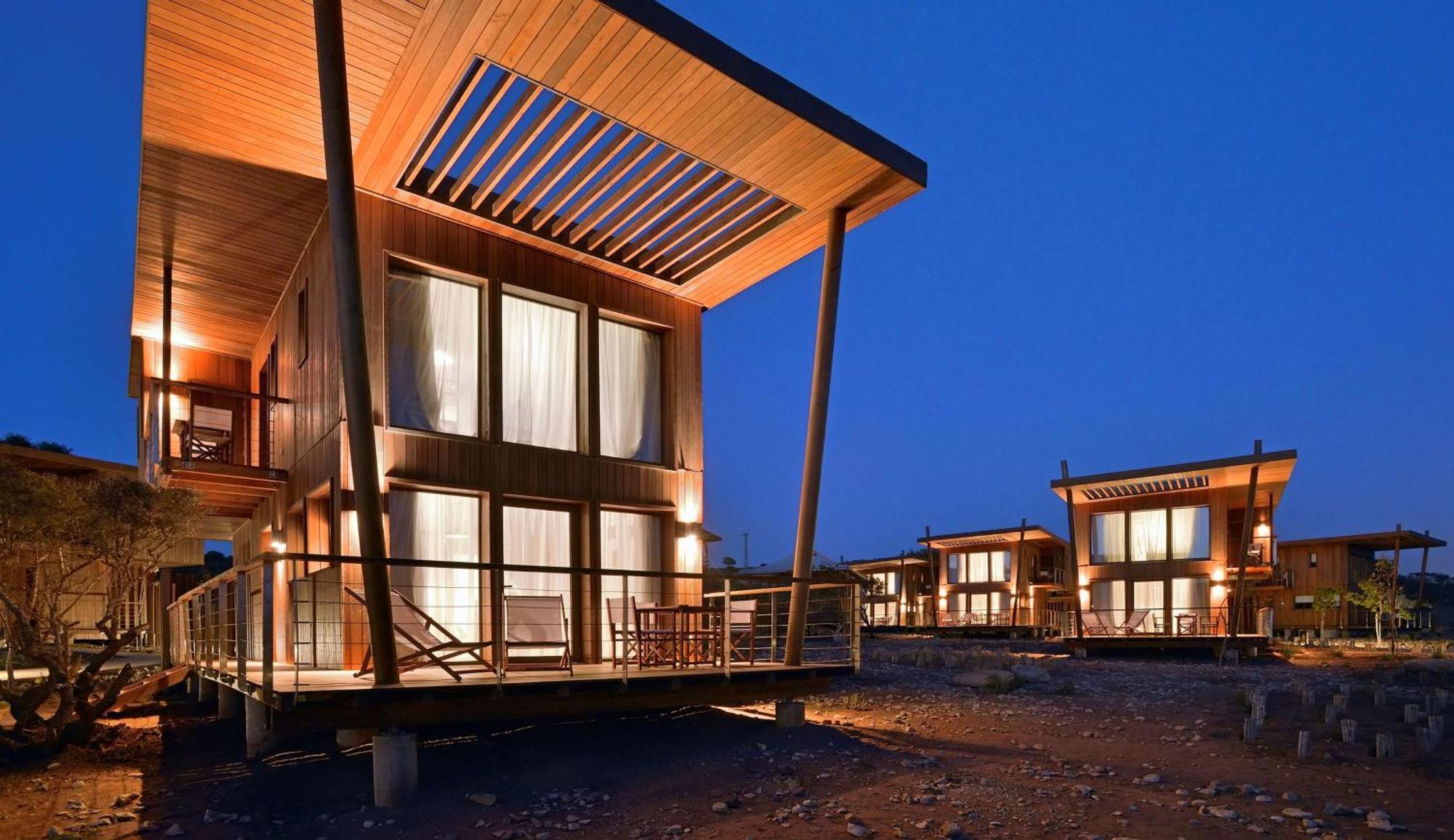 Radisson Blu Bay Surf Village Hotel